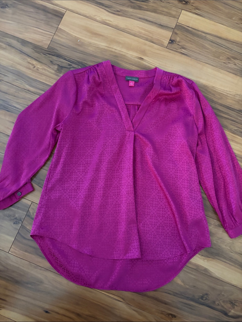 Vince Camuto Magenta V-Neck Long Sleeve Blouse Small